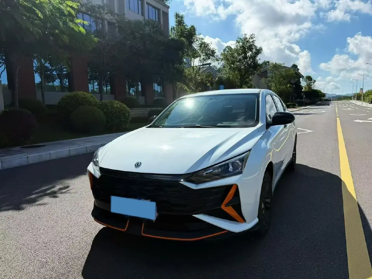 2025 DongFeng Aeolus YiXuan 1.5L 125HP L4 6DCT