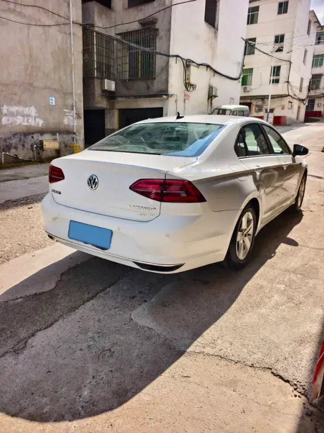 2021 VOLKSWAGEN LAMANDO thumbnail 3