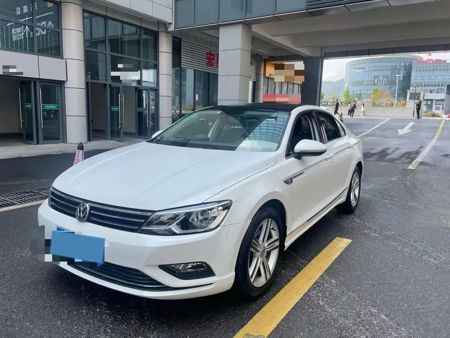 2018 VOLKSWAGEN LAMANDO view 1