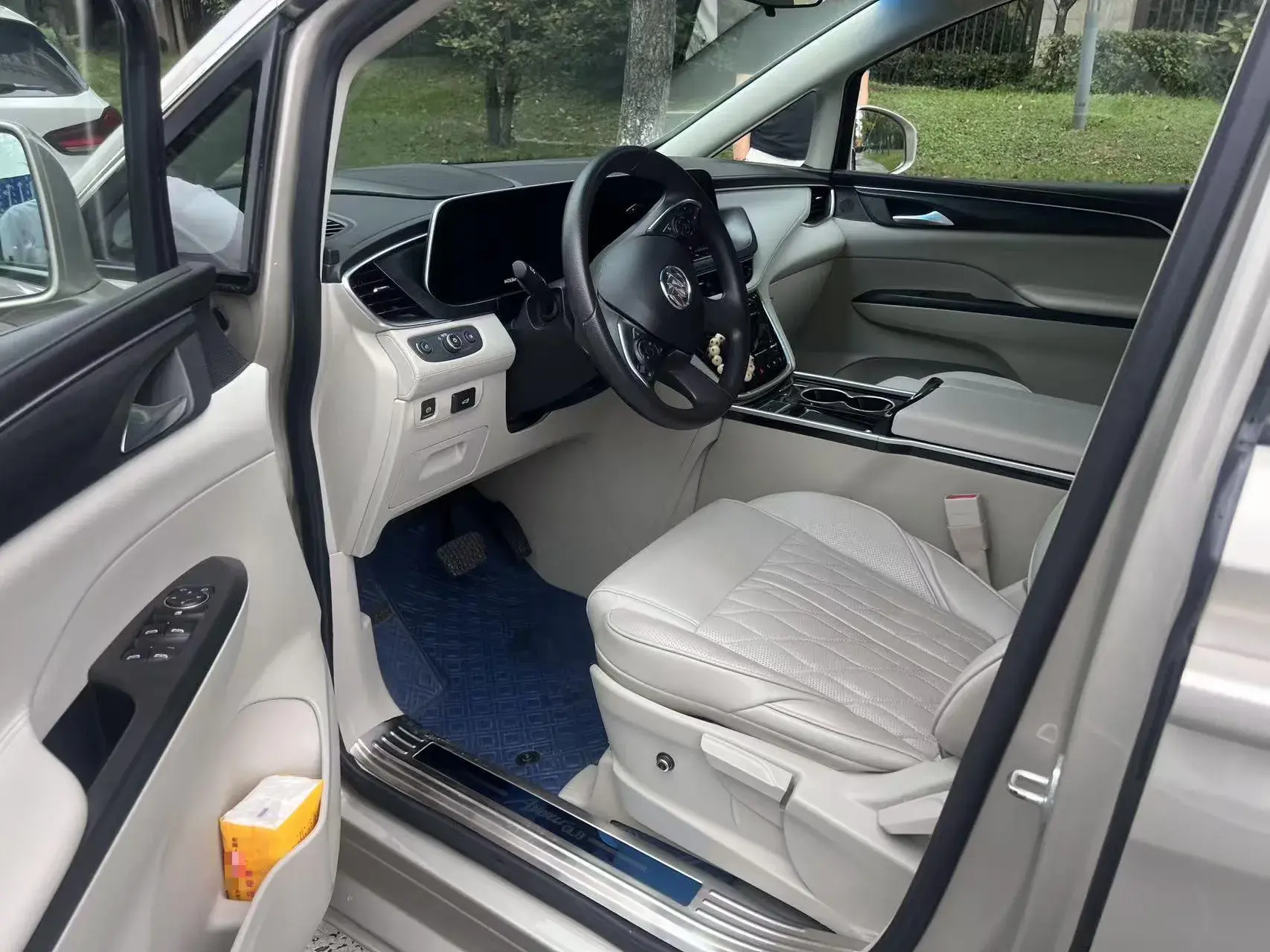 2022 BUICK GL8 thumbnail 2