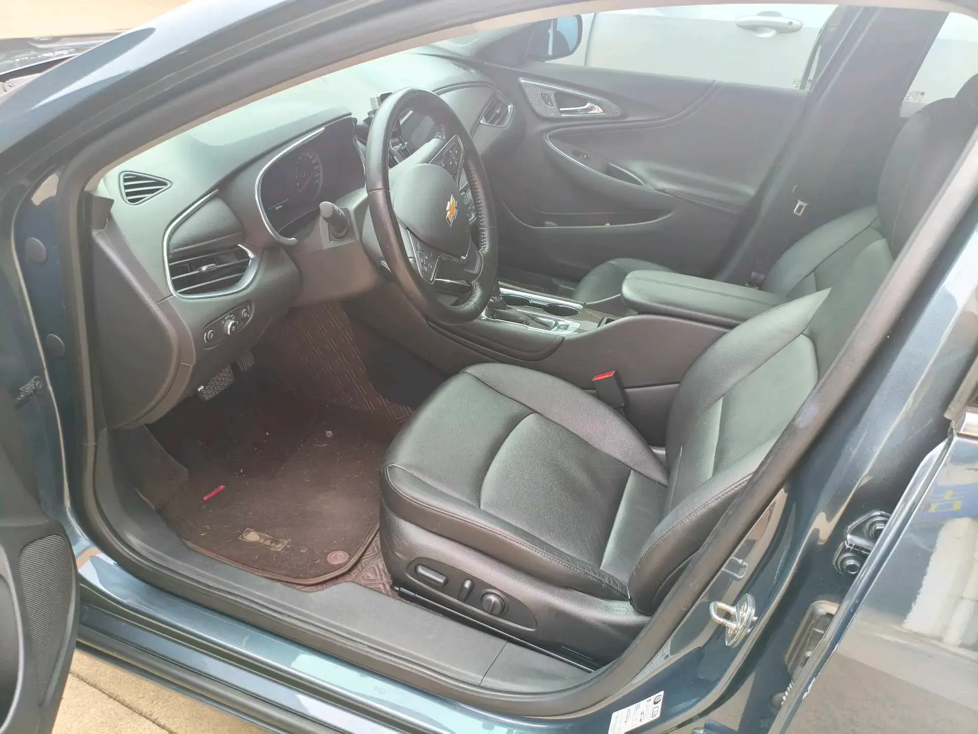 2020 CHEVROLET MALIBU thumbnail 2