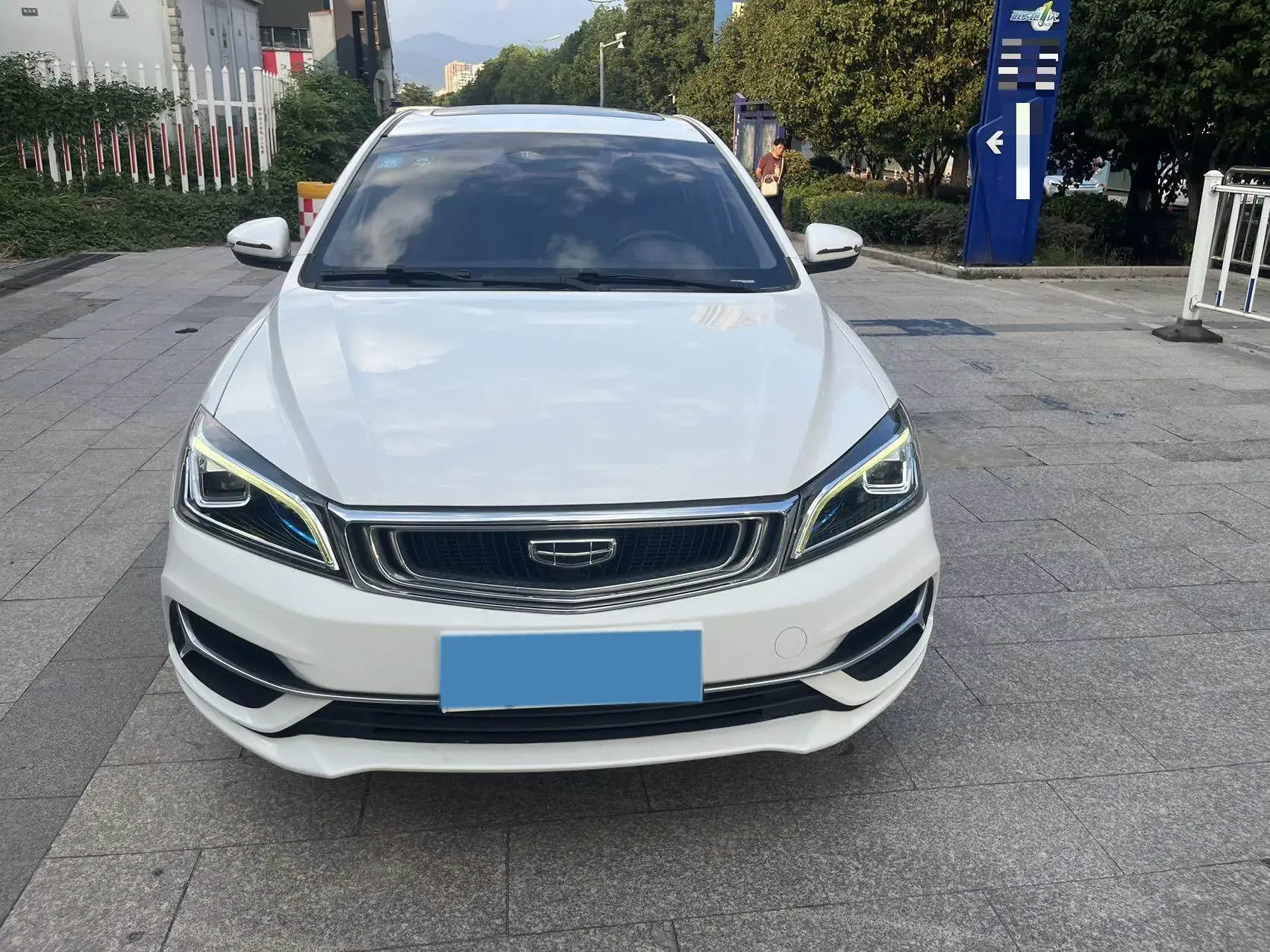 2019 GEELY EMGRAND thumbnail 2