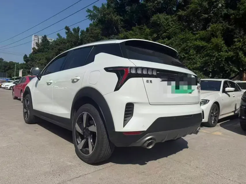 2020 LYNK&CO 06 thumbnail 3