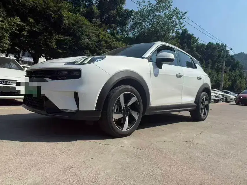 2020 LYNK&CO 06 view 1