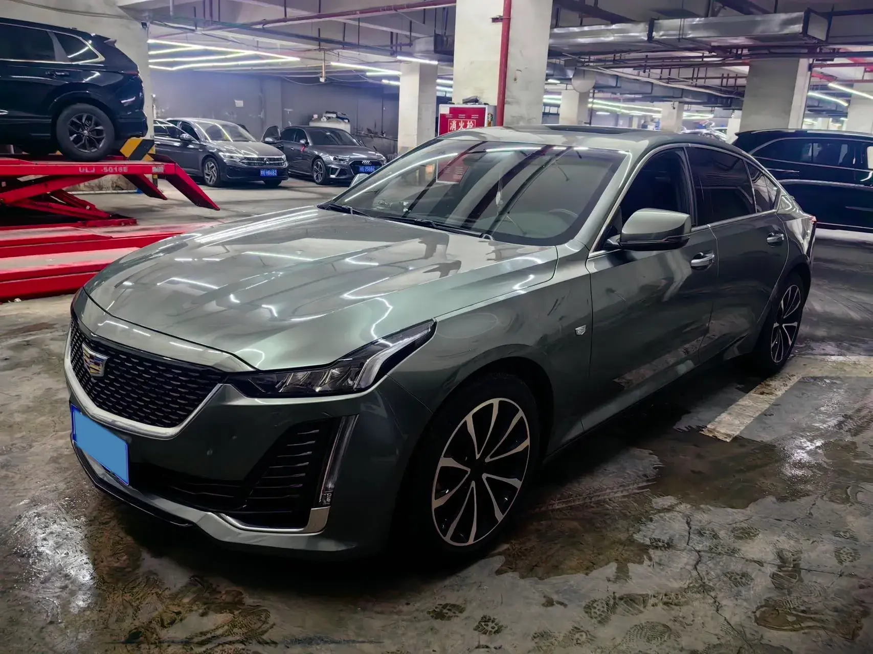 2023 CADILLAC CT5 view 1