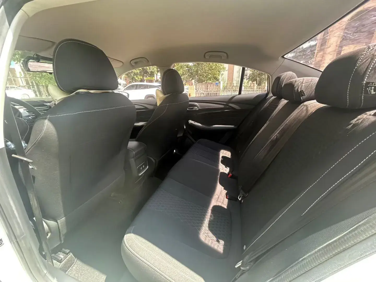 2019 ROEWE I5 thumbnail 4