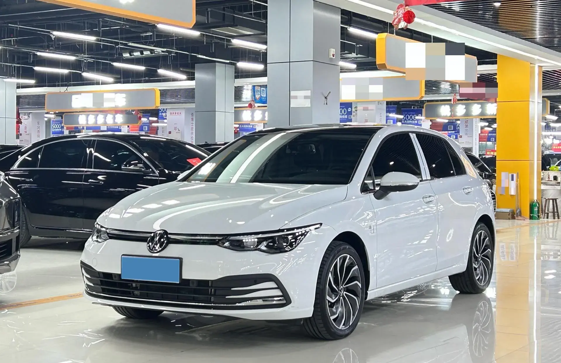 2021 VOLKSWAGEN GOLF view 1