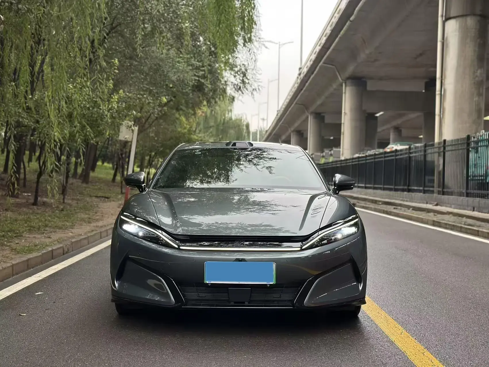 2025 BYD HANL thumbnail 2