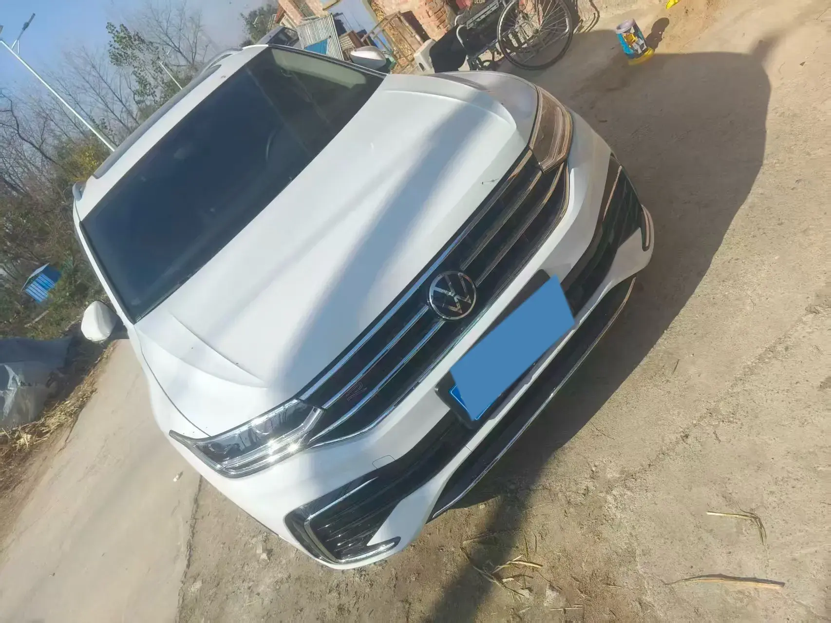 2024 VOLKSWAGEN TIGUAN thumbnail 4