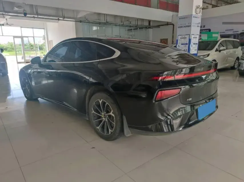 2020 XPENG P7 thumbnail 4