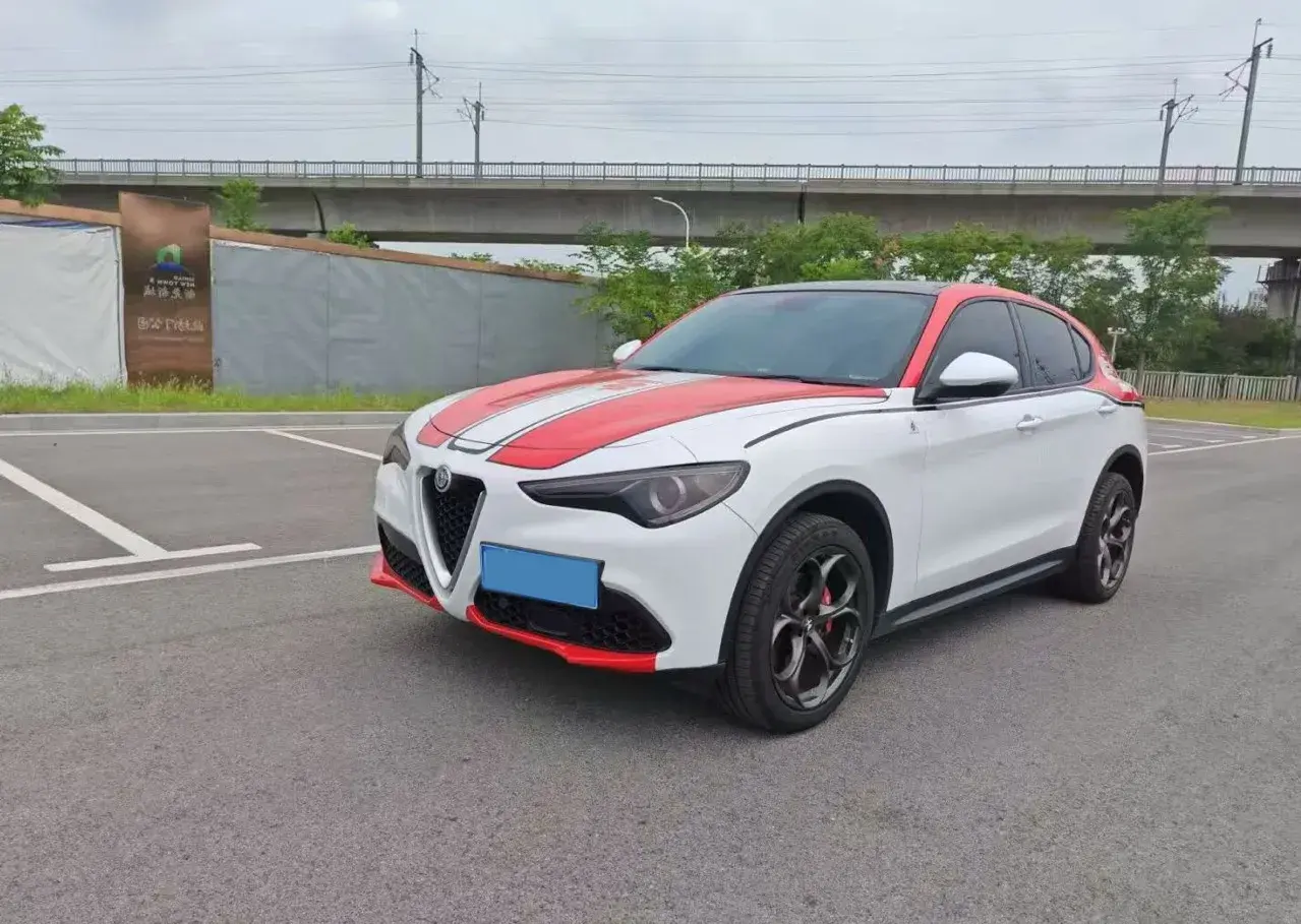 2017 ALFA ROMEO view 1