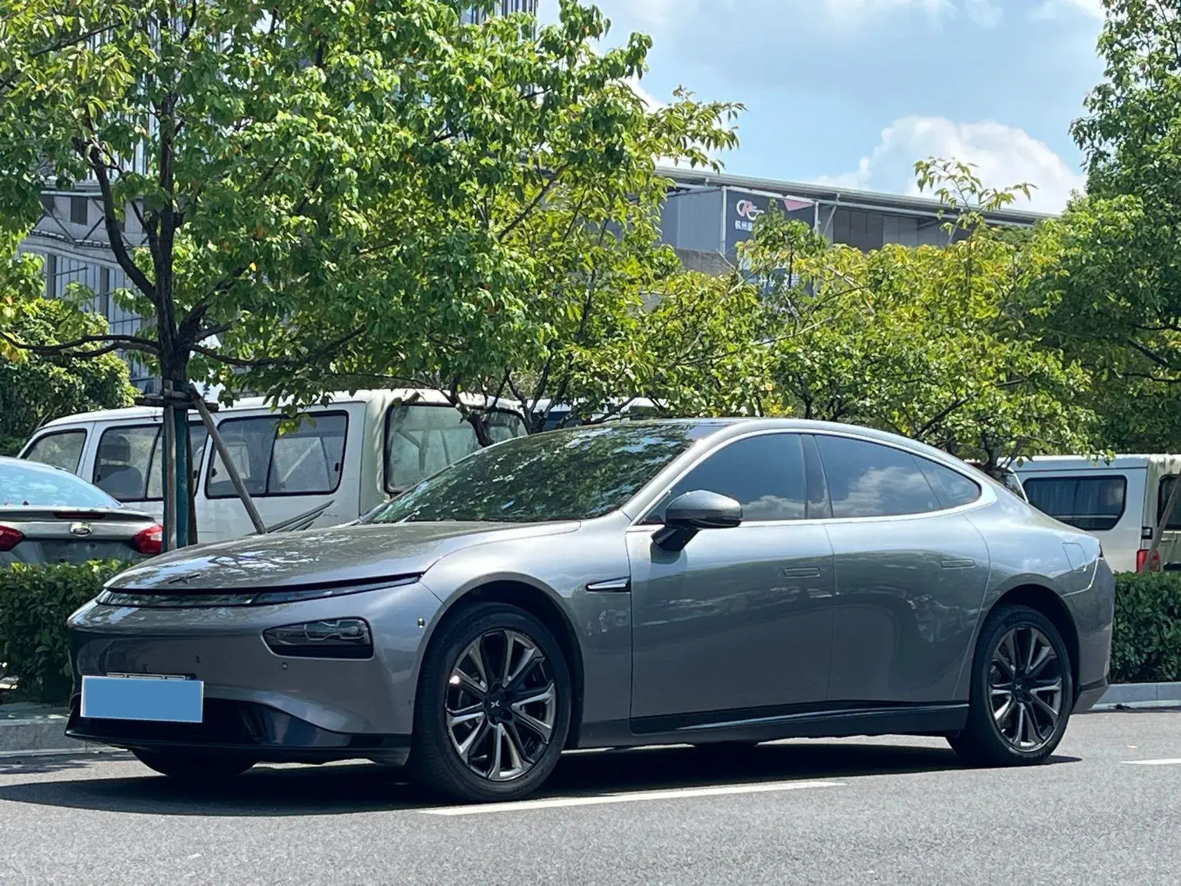 2020 XPENG P7 view 1