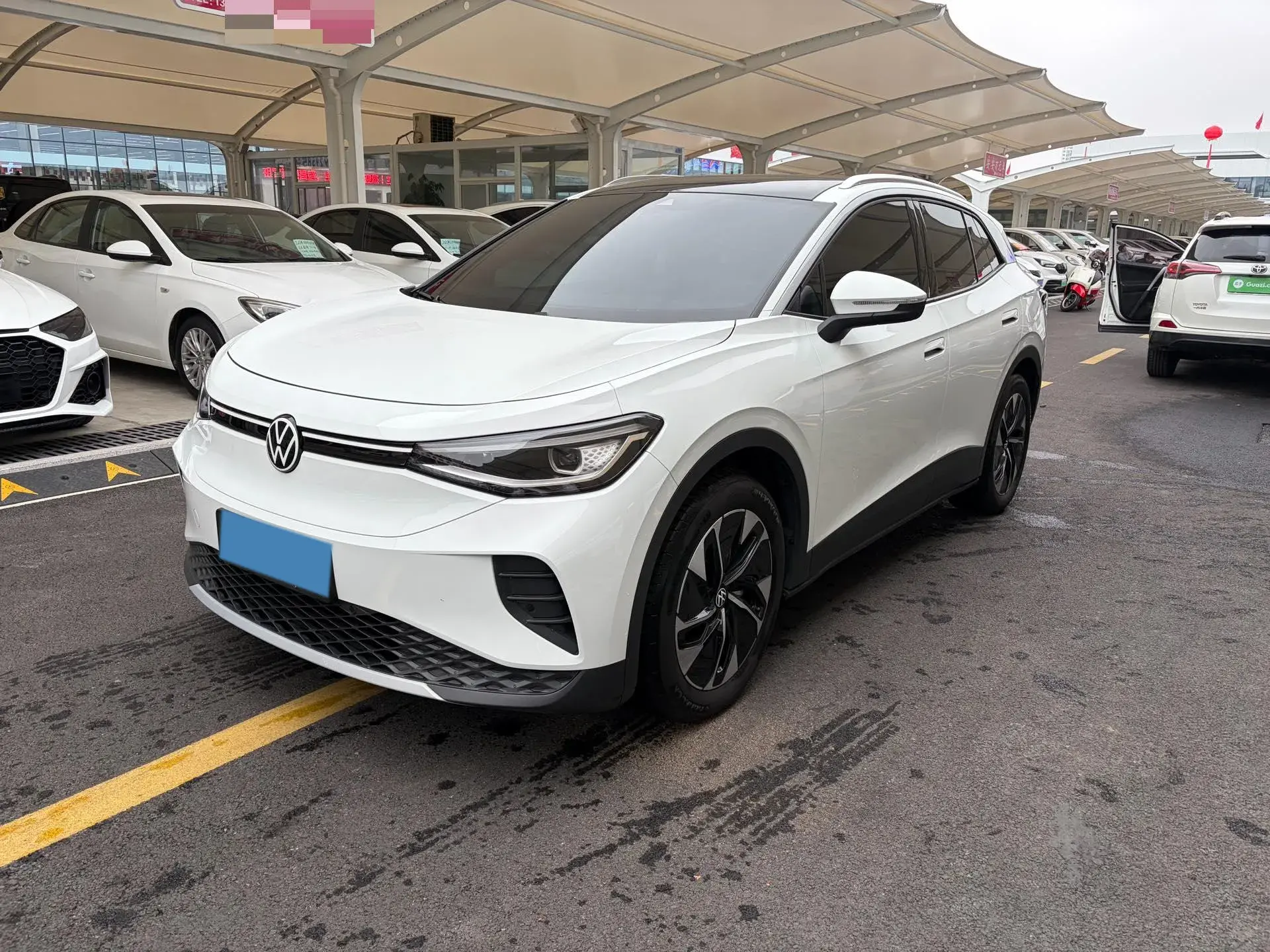 2025 VOLKSWAGEN ID.4 view 1