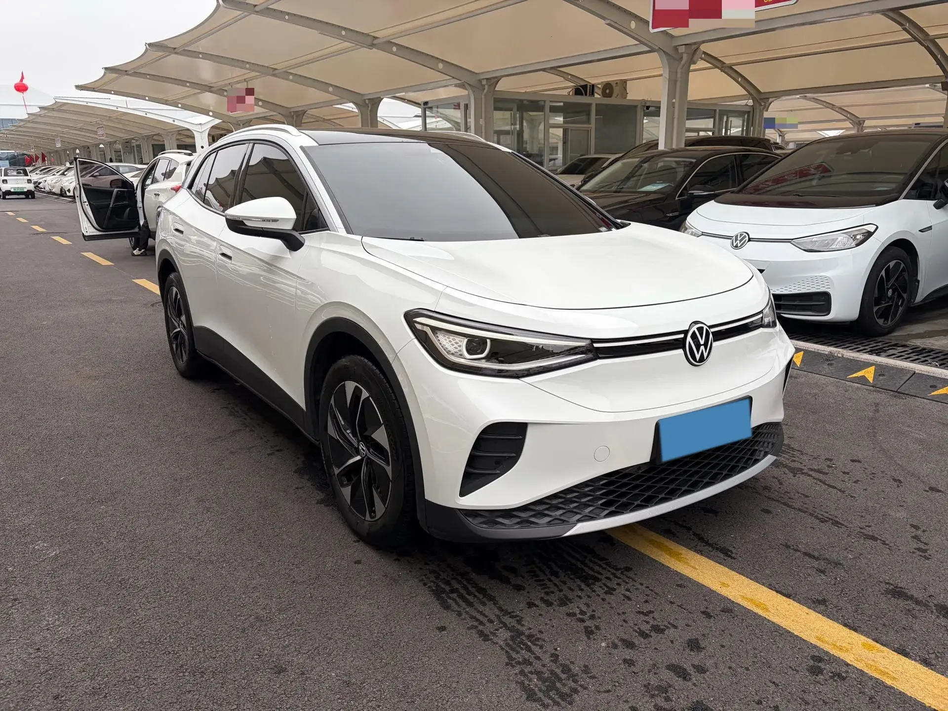 2025 VOLKSWAGEN ID.4 thumbnail 3