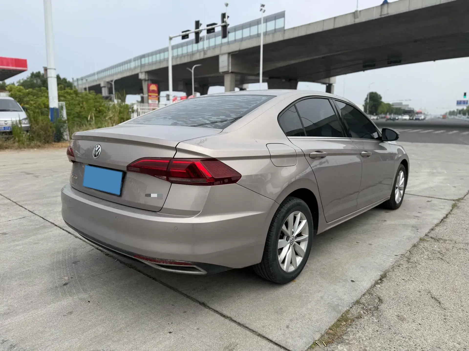 2019 VOLKSWAGEN BORA thumbnail 4