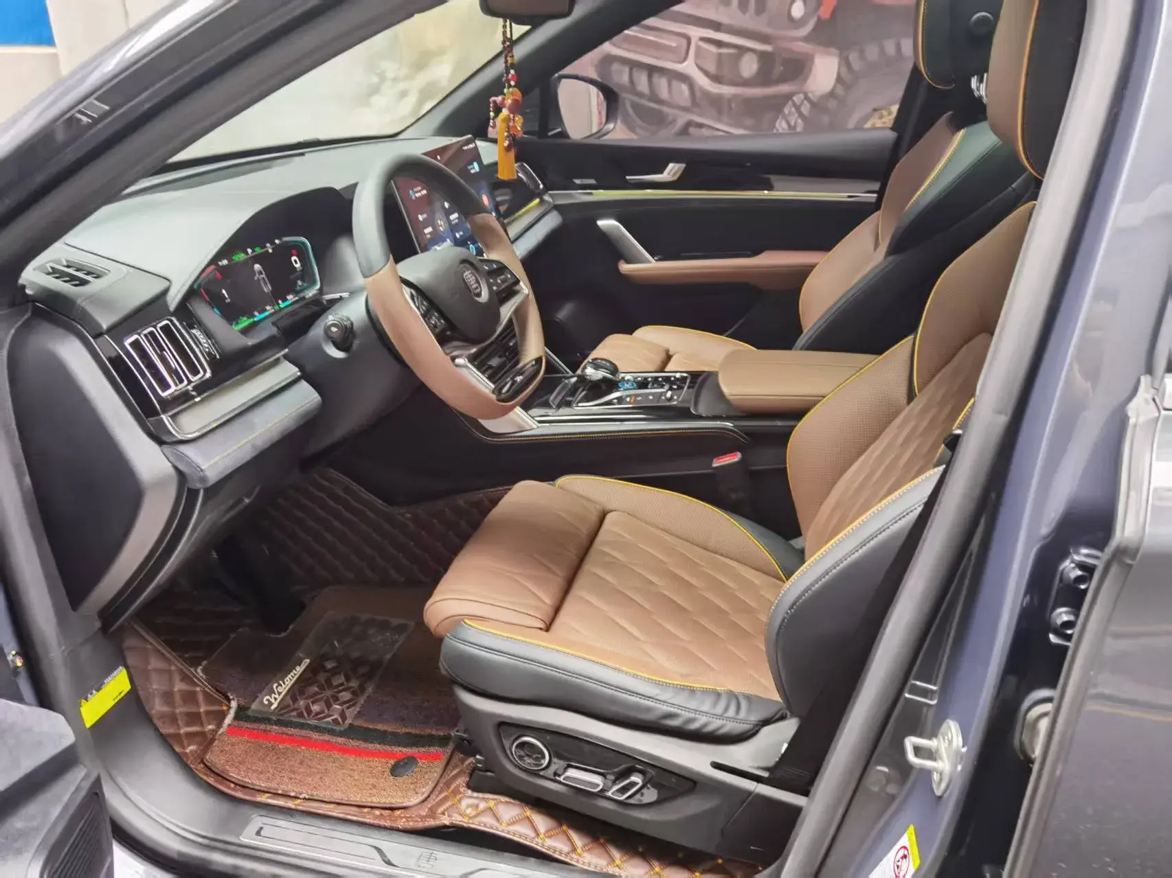 2021 BYD TANG thumbnail 4