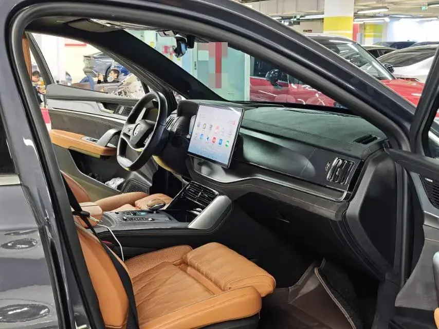 2022 BYD TANG thumbnail 4