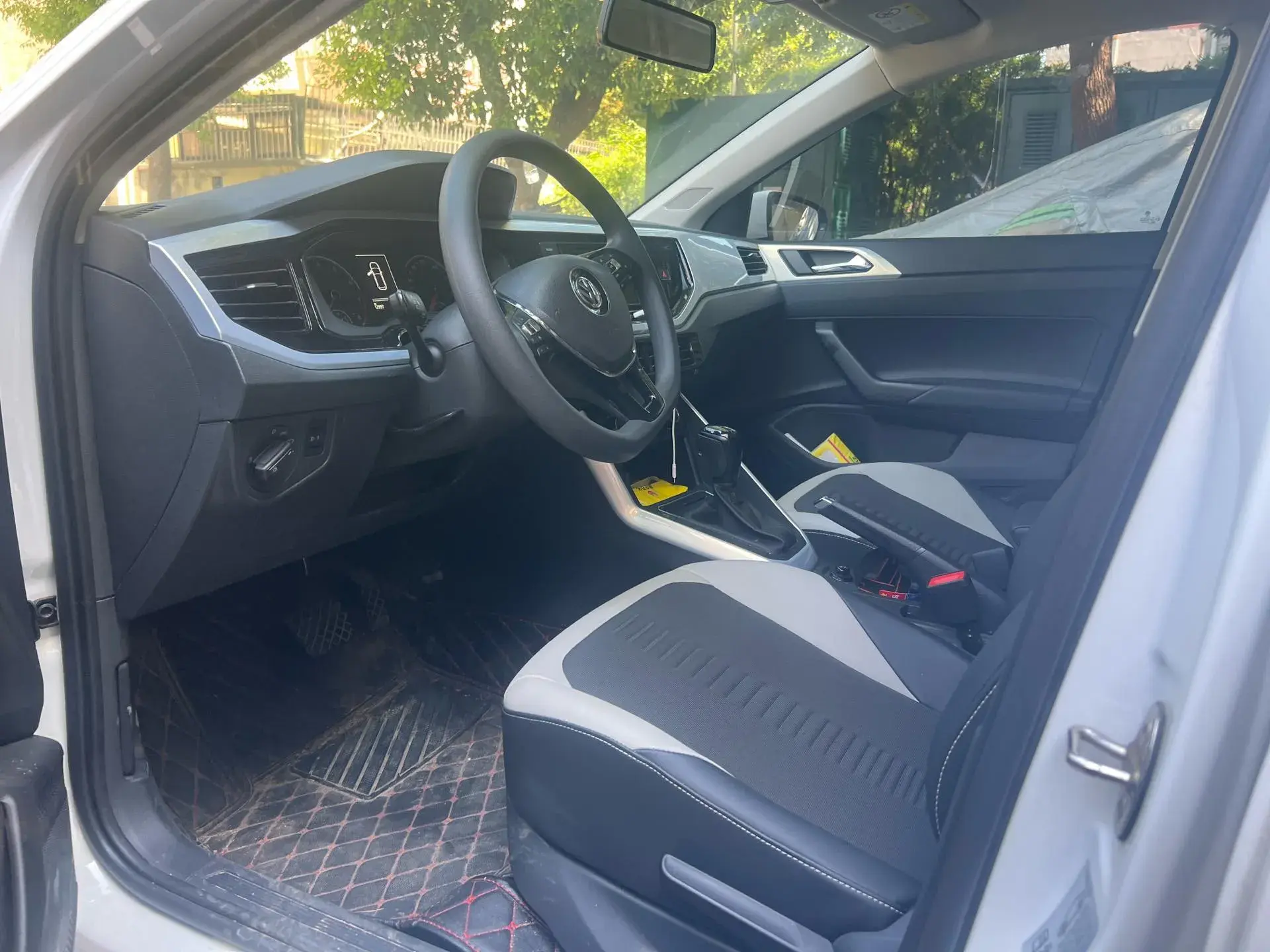 2019 VOLKSWAGEN POLO thumbnail 4