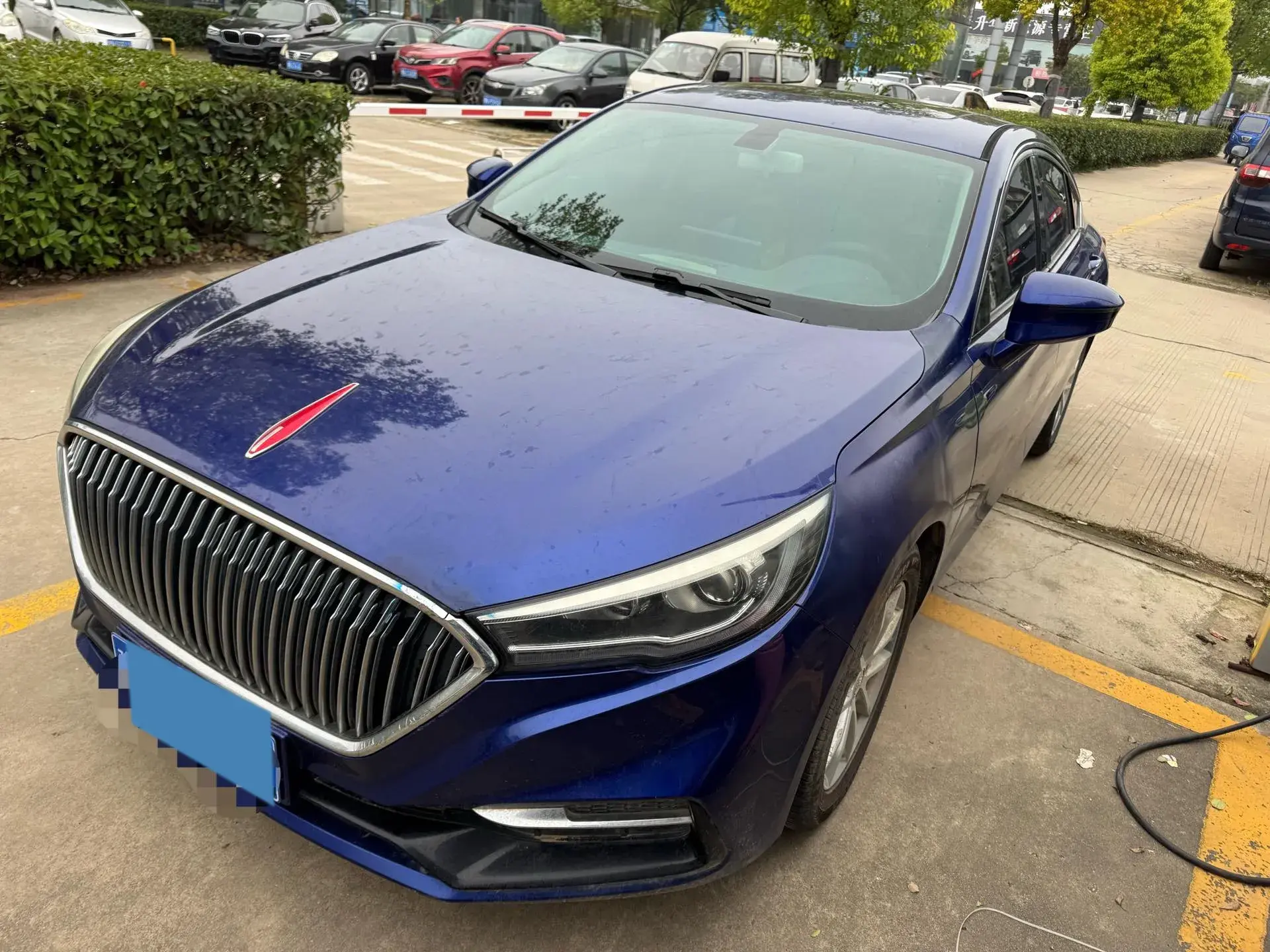 2018 HONGQI H5 view 1