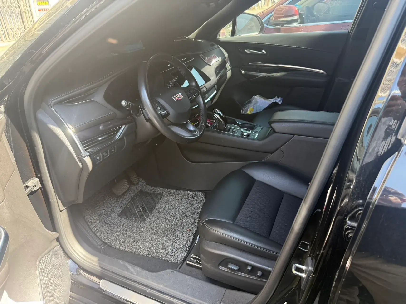 2021 CADILLAC XT4 thumbnail 3