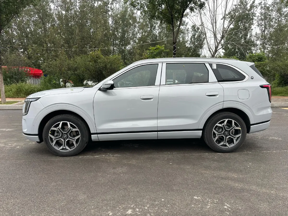 2025 Jetour ShanHai L7 PLUS 1.5T 156HP L4 1DHT PHEV,autocango,china used car exporter,china ev exporter,chinese used car exporter,chinese used ev exporter