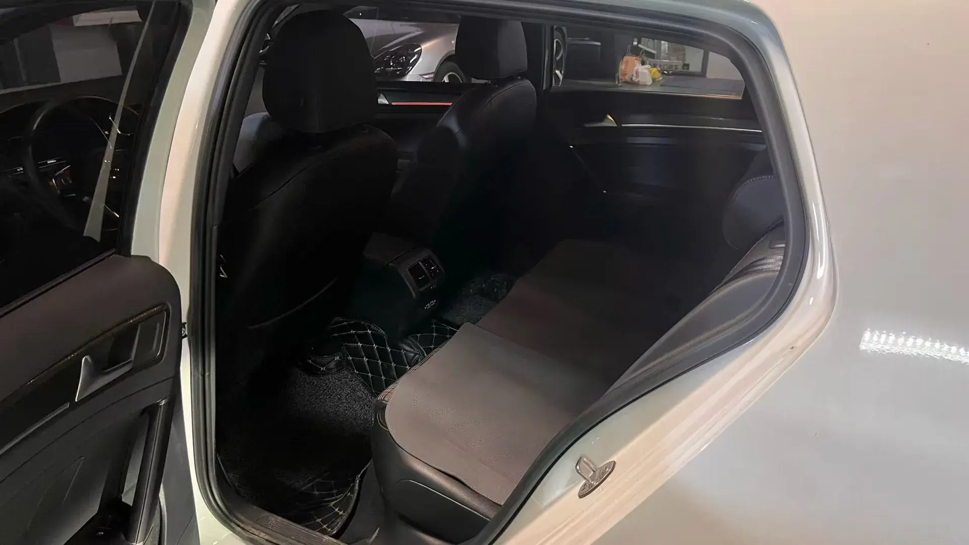 2019 VOLKSWAGEN GOLFGTI thumbnail 4