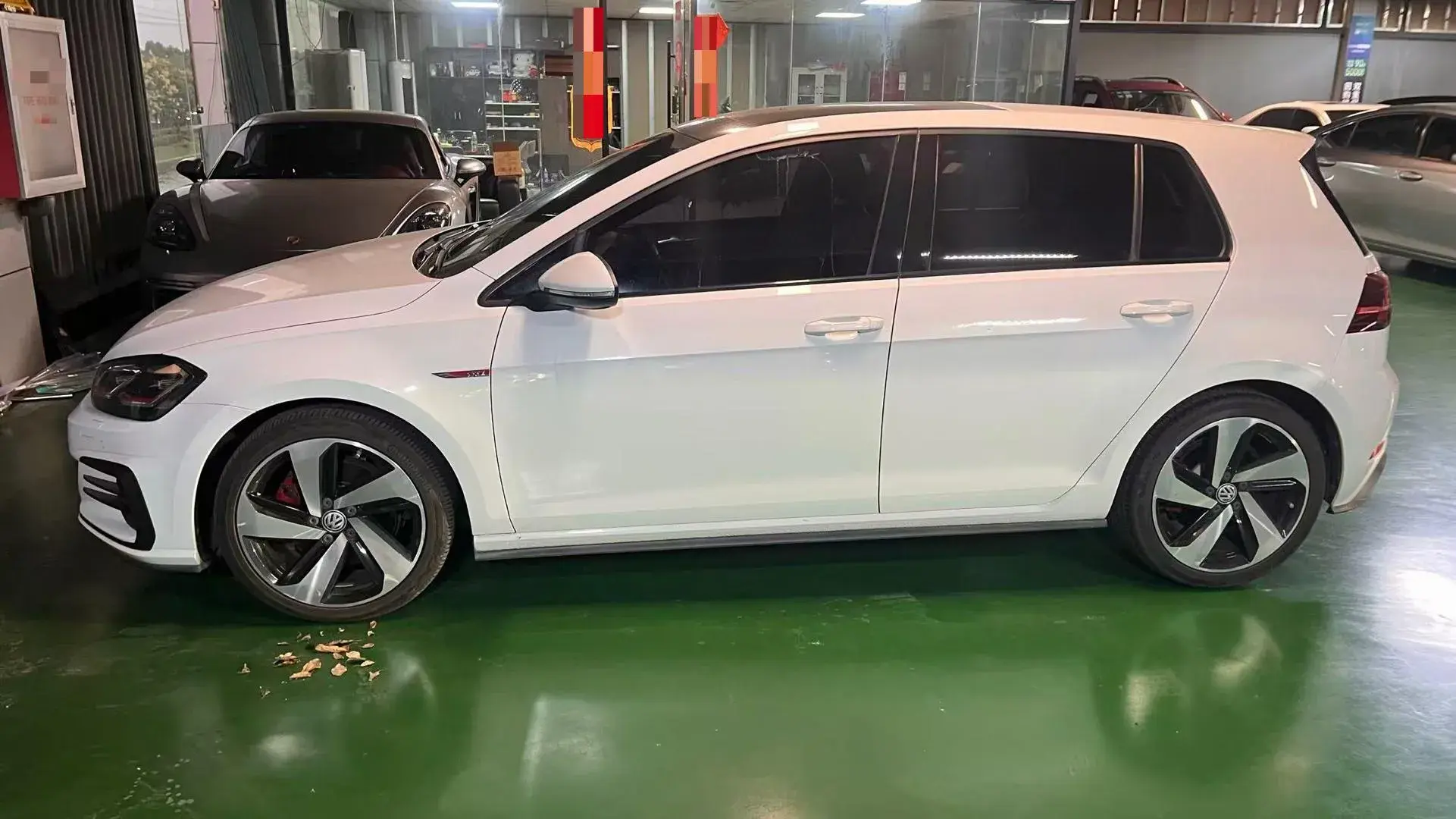 2019 VOLKSWAGEN GOLFGTI thumbnail 3