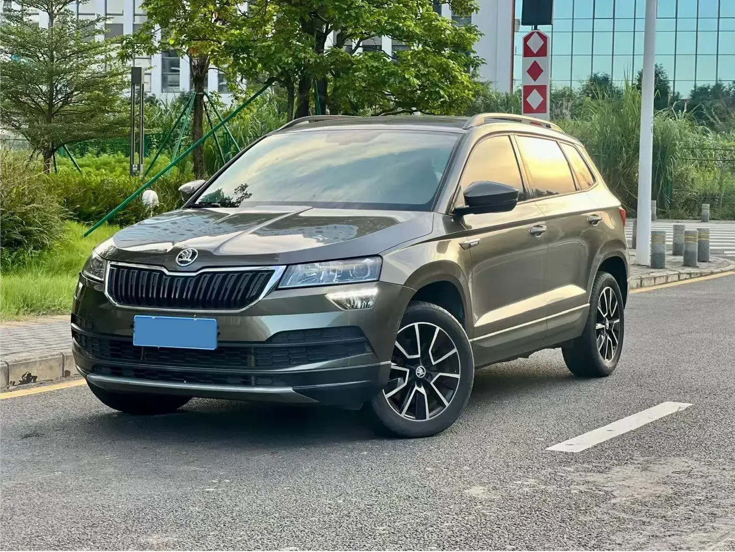 2018 SKODA KAROQ view 1