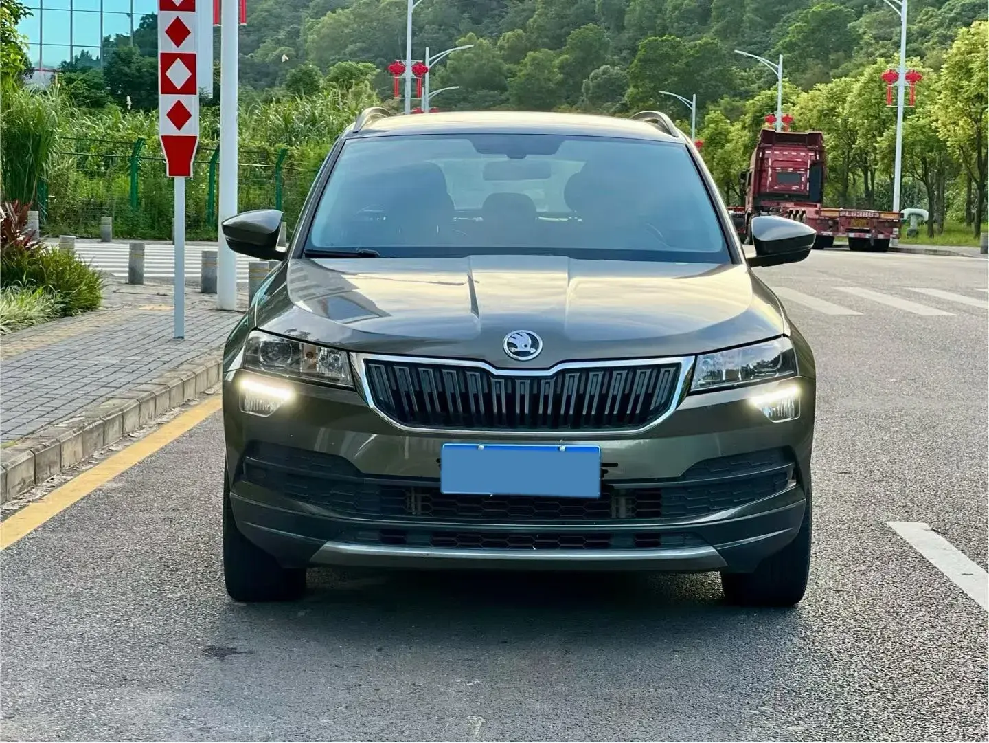 2018 SKODA KAROQ thumbnail 2