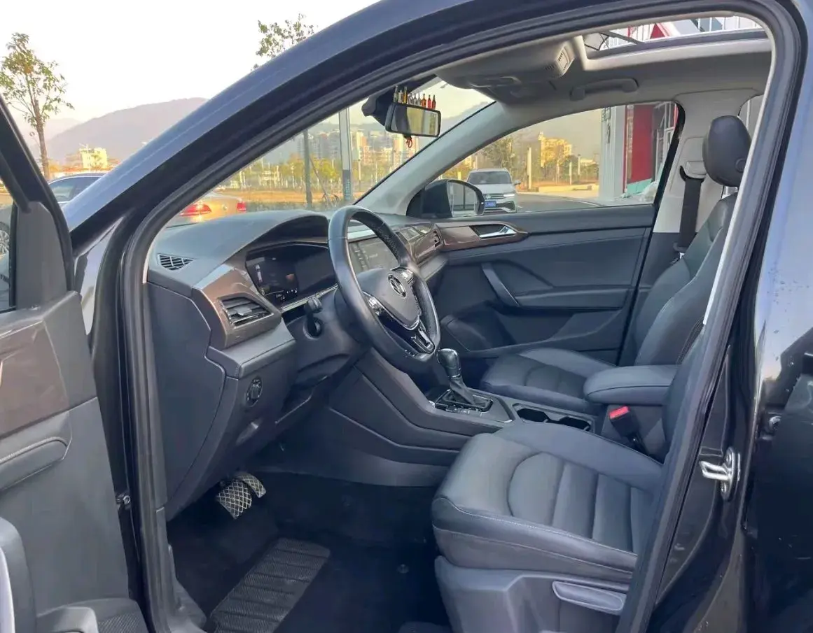 2022 VOLKSWAGEN THARU thumbnail 4