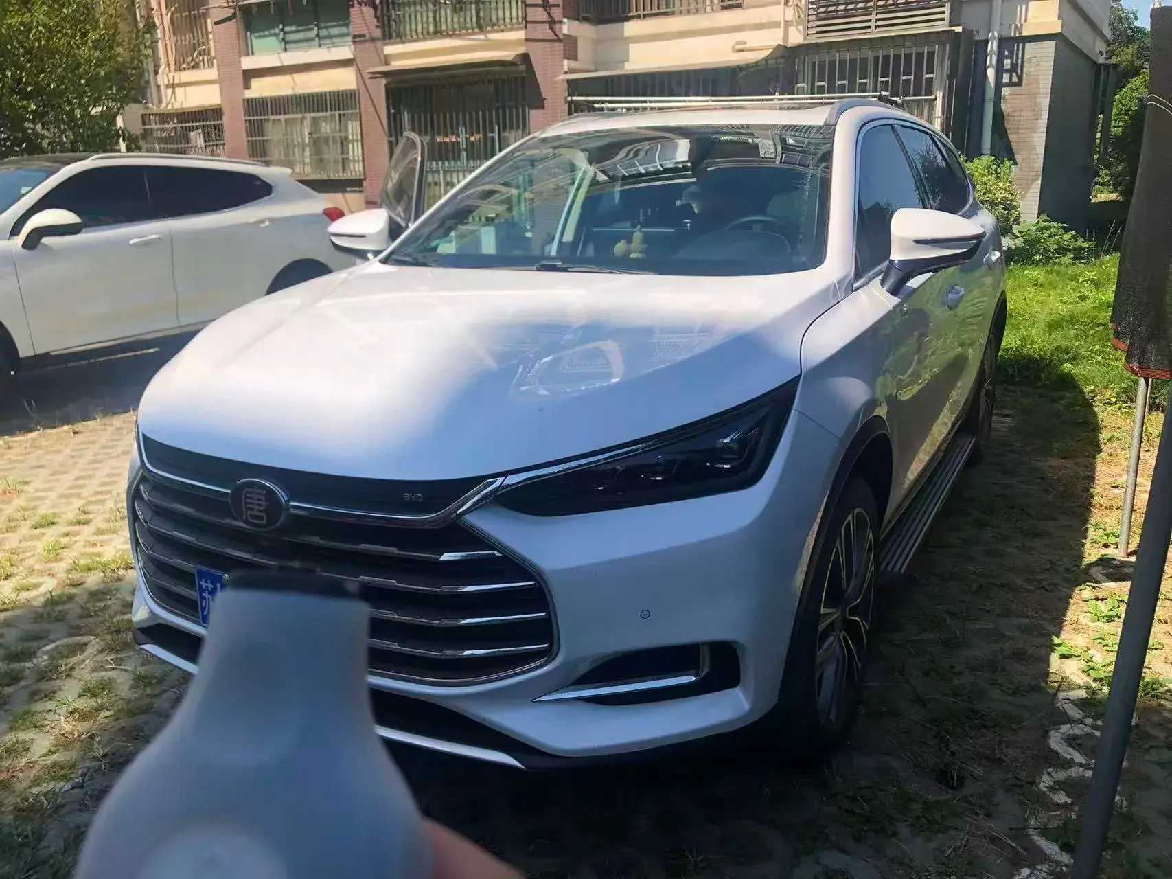 2019 BYD TANG view 1