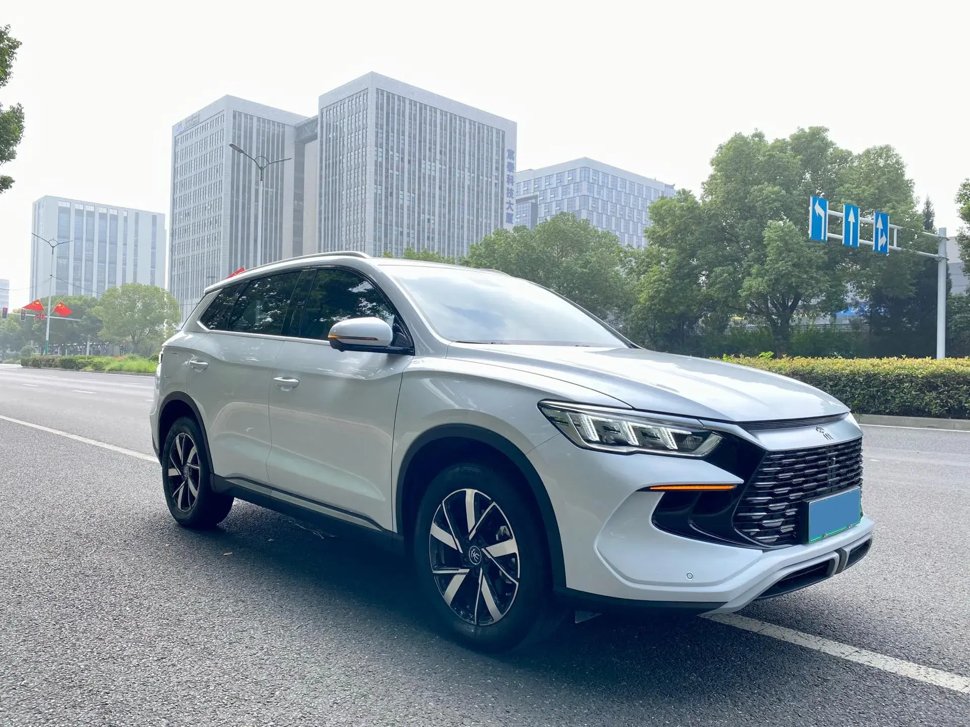 2024 BYD SONG thumbnail 3