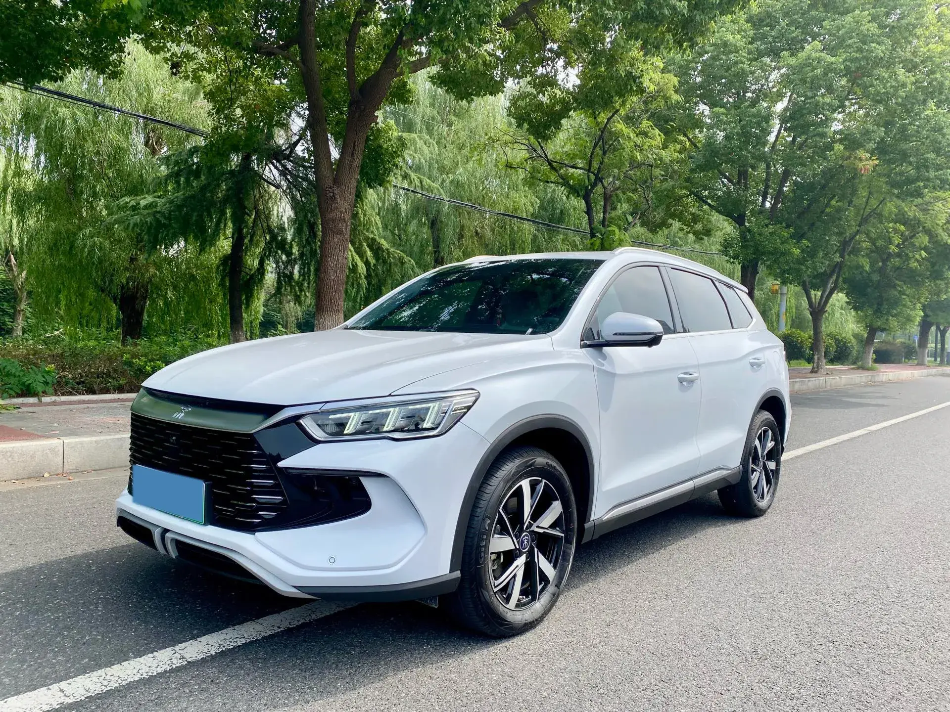 2024 BYD SONG view 1