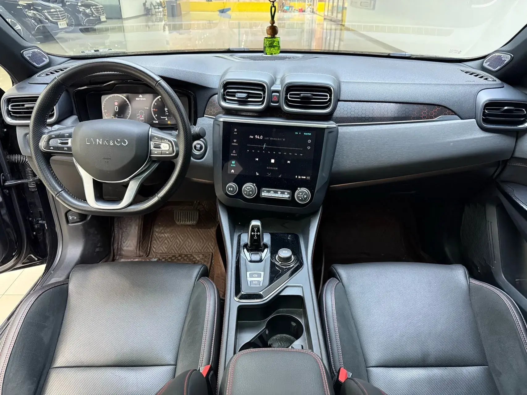 2019 LYNK&CO 03 thumbnail 3