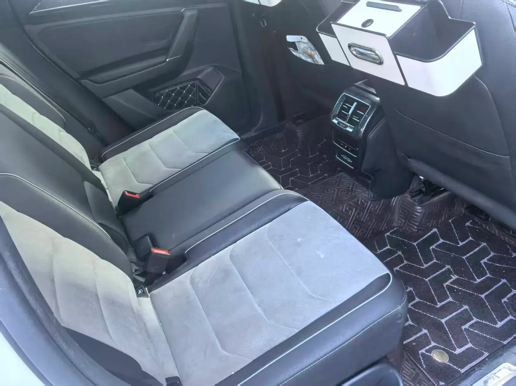 2020 VOLKSWAGEN TAYRON thumbnail 4