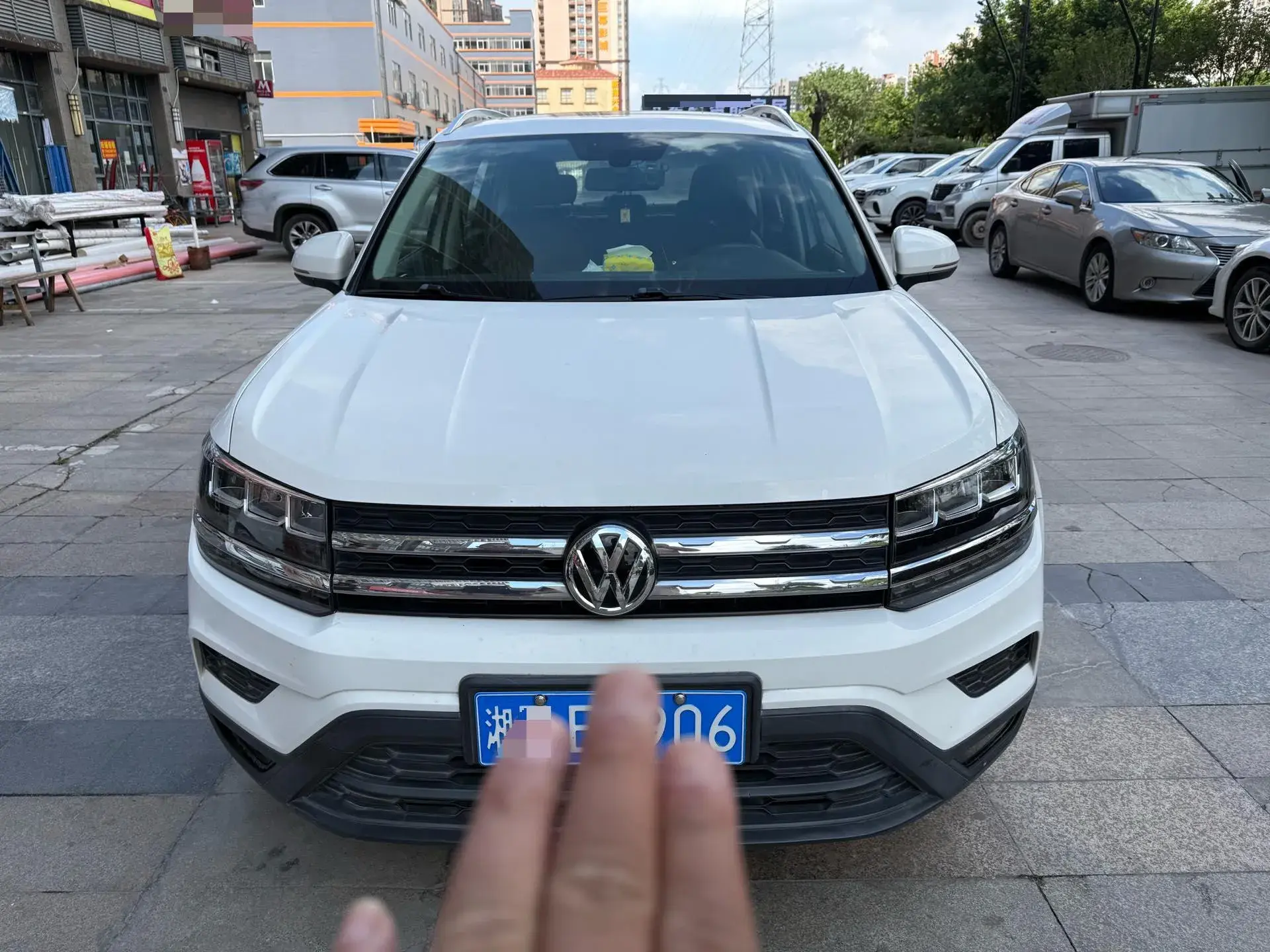 2019 VOLKSWAGEN TAYRON thumbnail 2