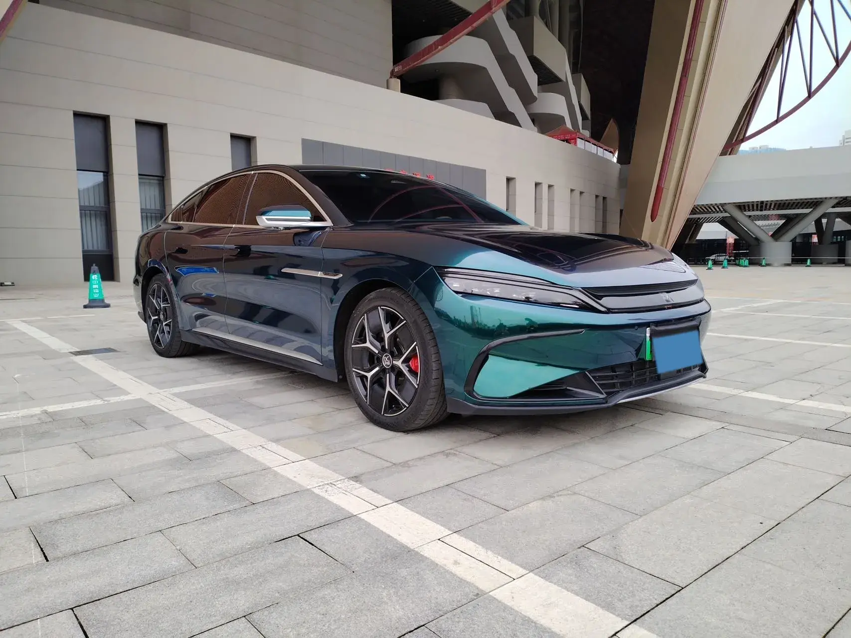 2022 BYD HAN thumbnail 2