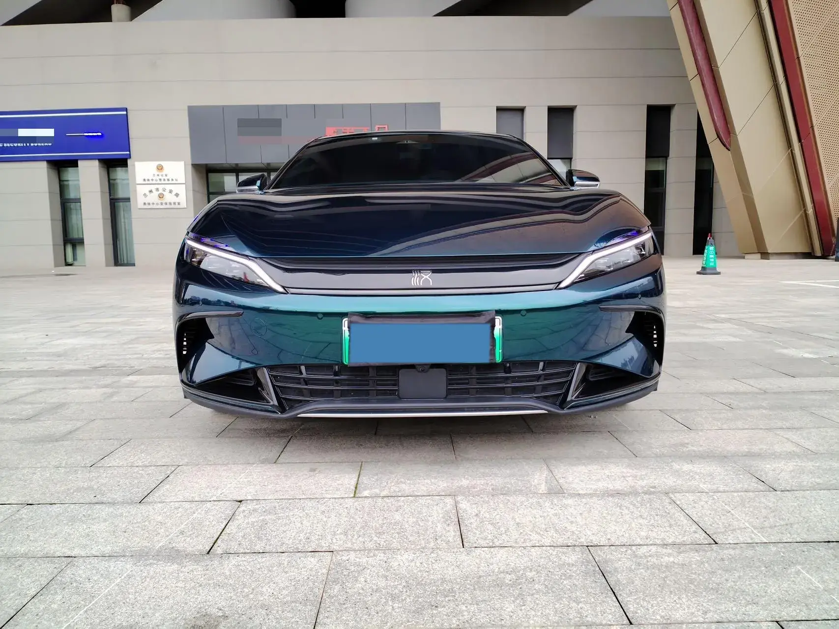 2022 BYD HAN thumbnail 3