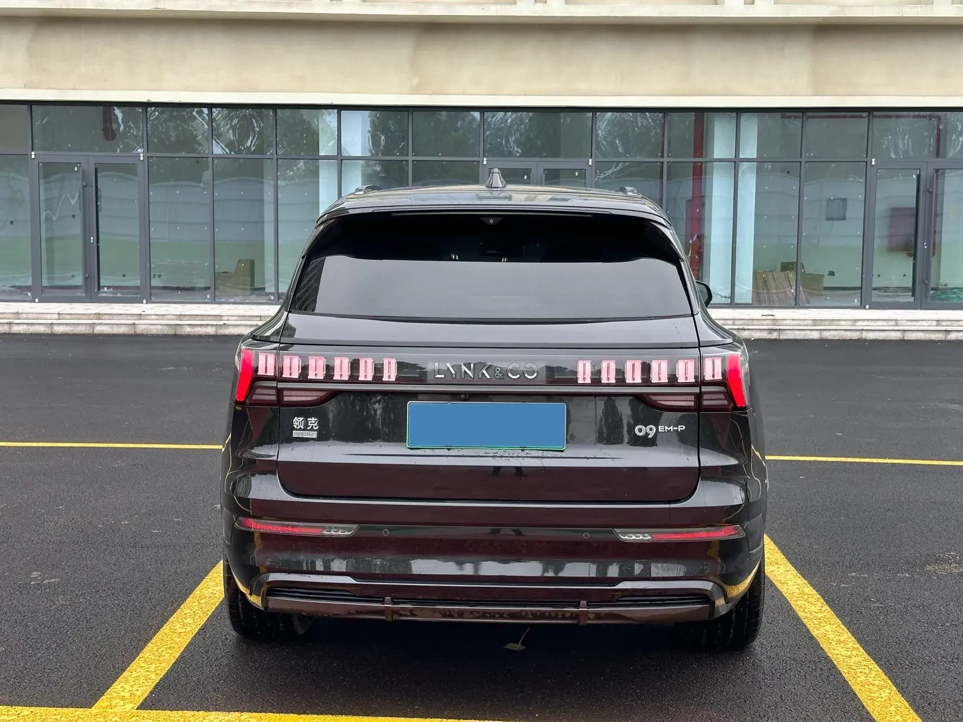 2021 LYNK&CO 09 thumbnail 4