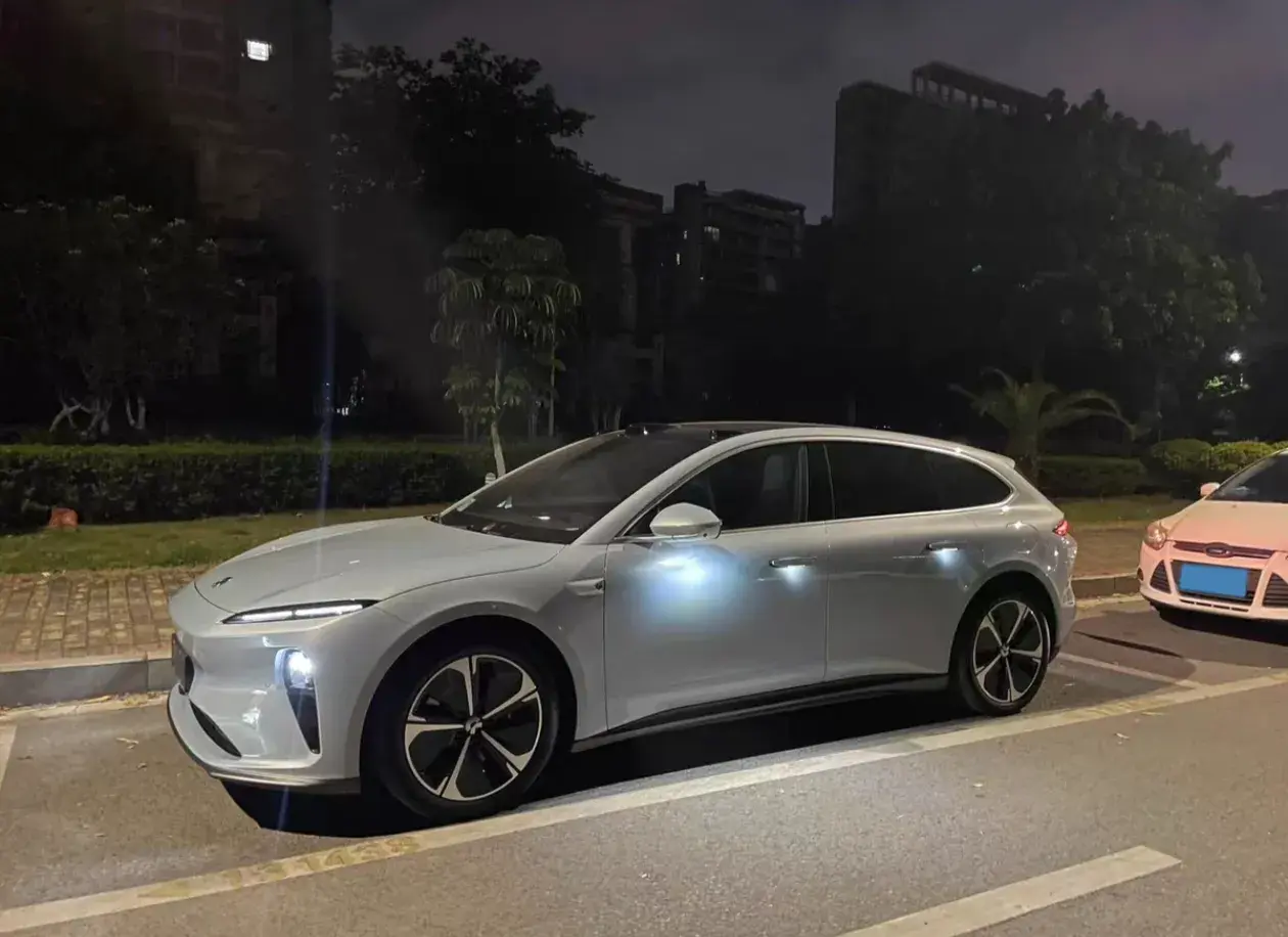 2024 NIO ET5T view 1