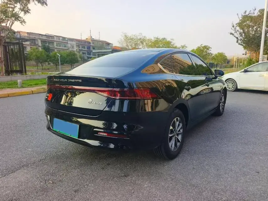 2023 BYD QIN thumbnail 4