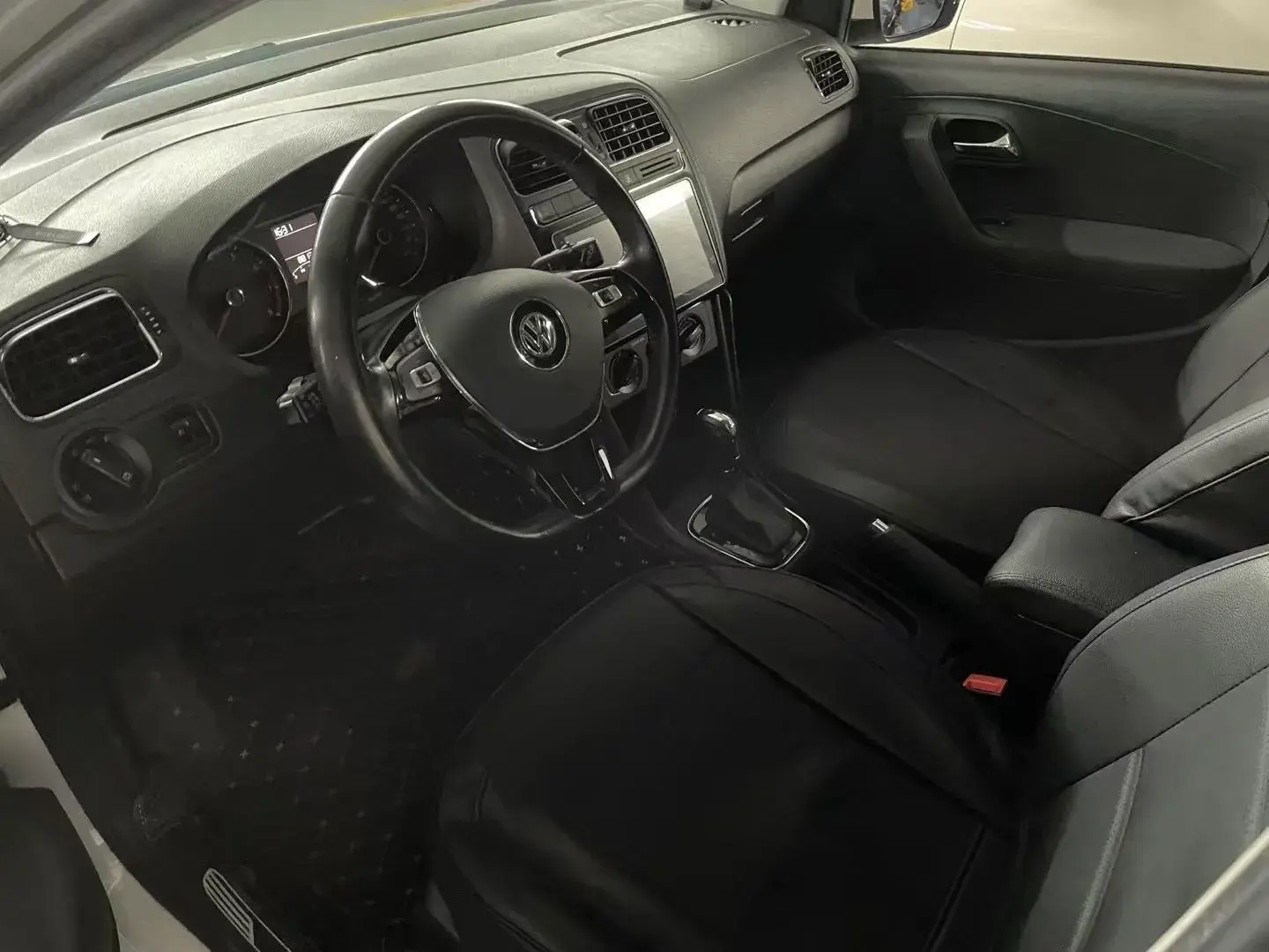 2018 VOLKSWAGEN POLO thumbnail 4