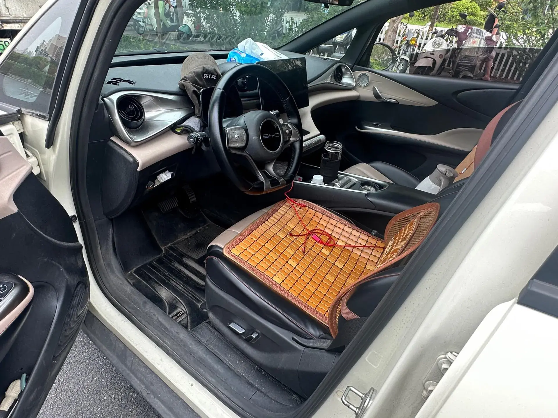 2023 BYD DOLPHIN thumbnail 4