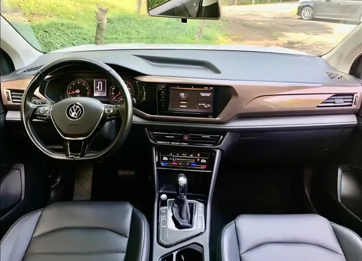 2021 VOLKSWAGEN THARU thumbnail 4