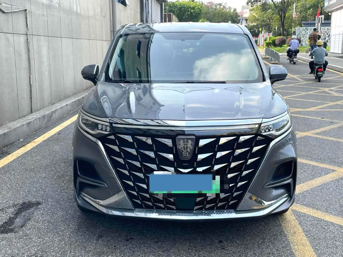 2022 ROEWE IMAX8 thumbnail 2