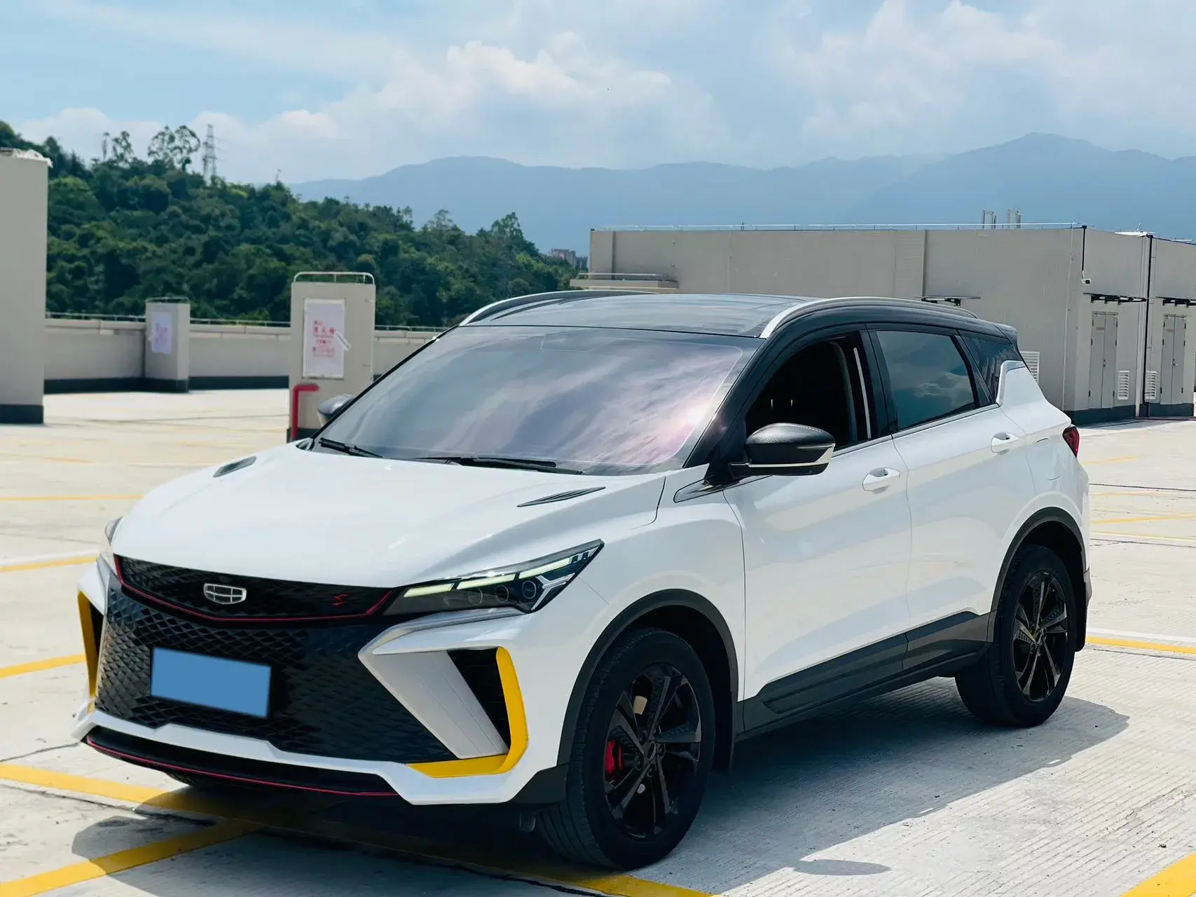 2022 GEELY COOLRAY view 1