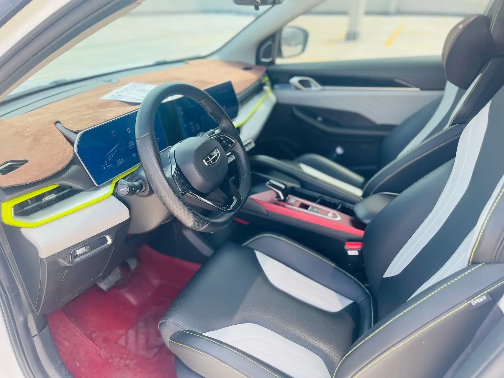 2022 GEELY COOLRAY thumbnail 4