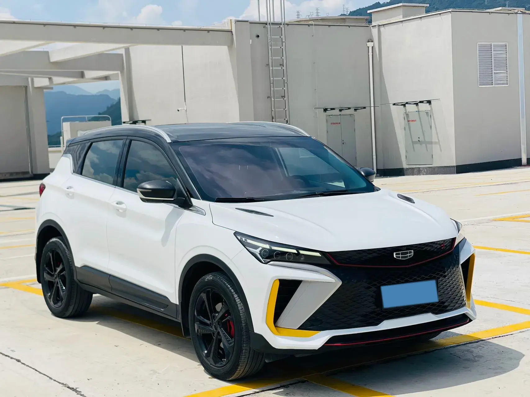 2022 GEELY COOLRAY thumbnail 3