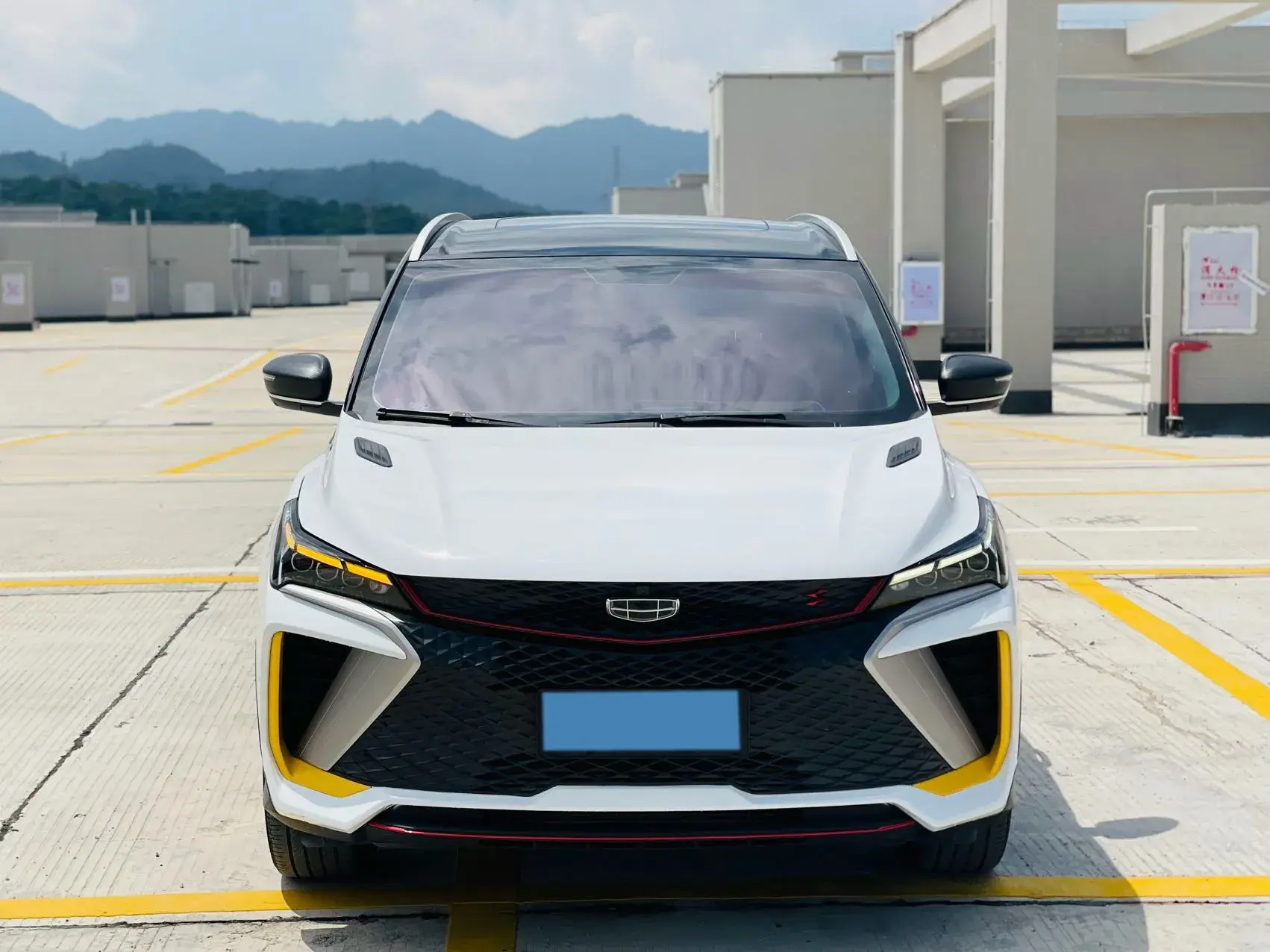 2022 GEELY COOLRAY thumbnail 2