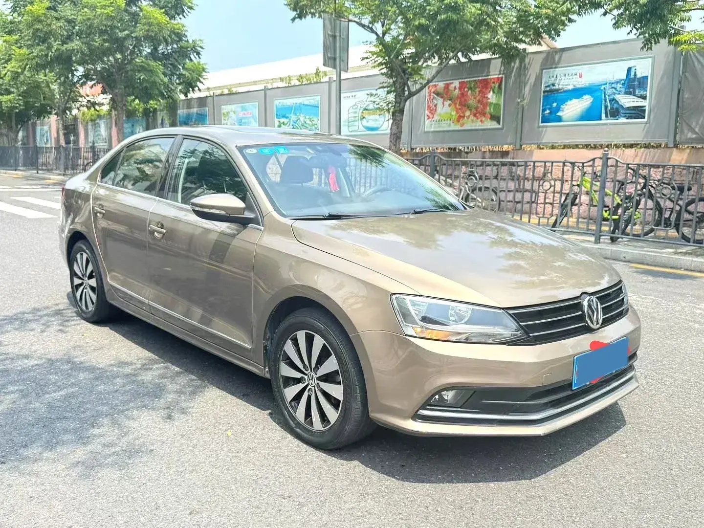 2017 VOLKSWAGEN SAGITAR thumbnail 3